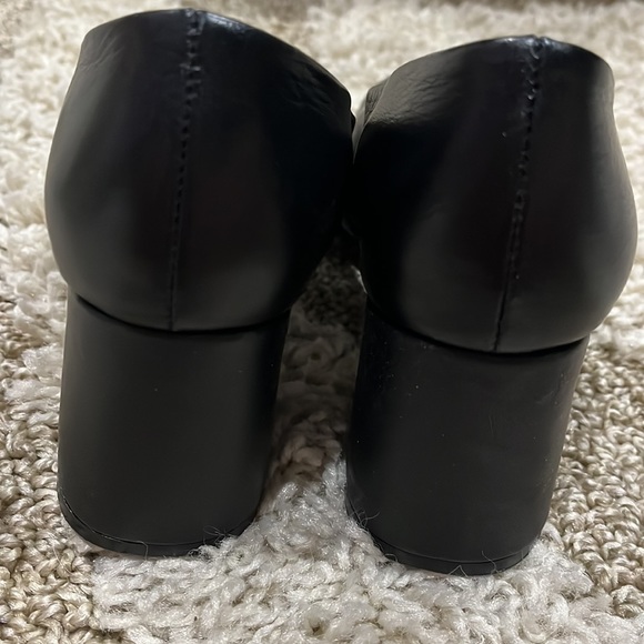 Brand new leather classic heels - Picture 3 of 5